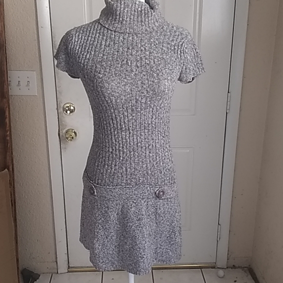 Adorable grey sweater 👗 - Picture 1 of 8